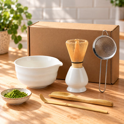 6-delige matcha-set in wit met zeefje en bamboe schep